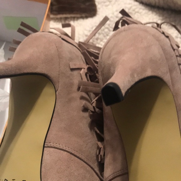 Brand new never worn - Picture 3 of 4